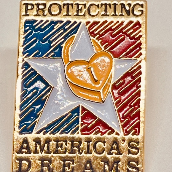 Protecting America's Dreams Star Heart Cloisonné Enamel Gold Tone Lapel Pinback - Picture 1 of 10